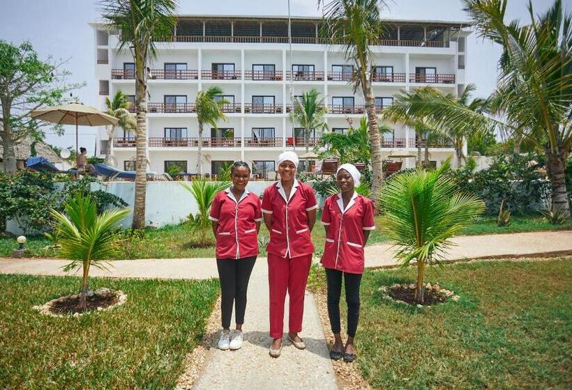 هتل Malika Nungwi