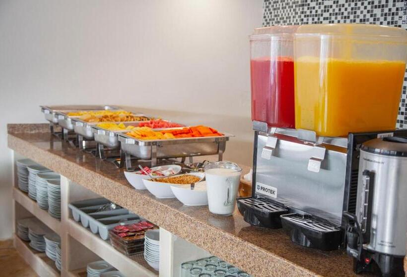 ホテル Mayev Express