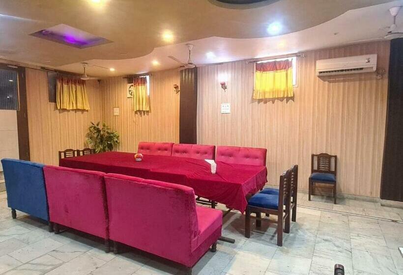 호텔 Oyo 83466  Kamal