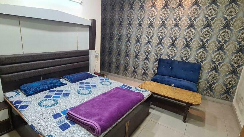 호텔 Oyo 83466  Kamal