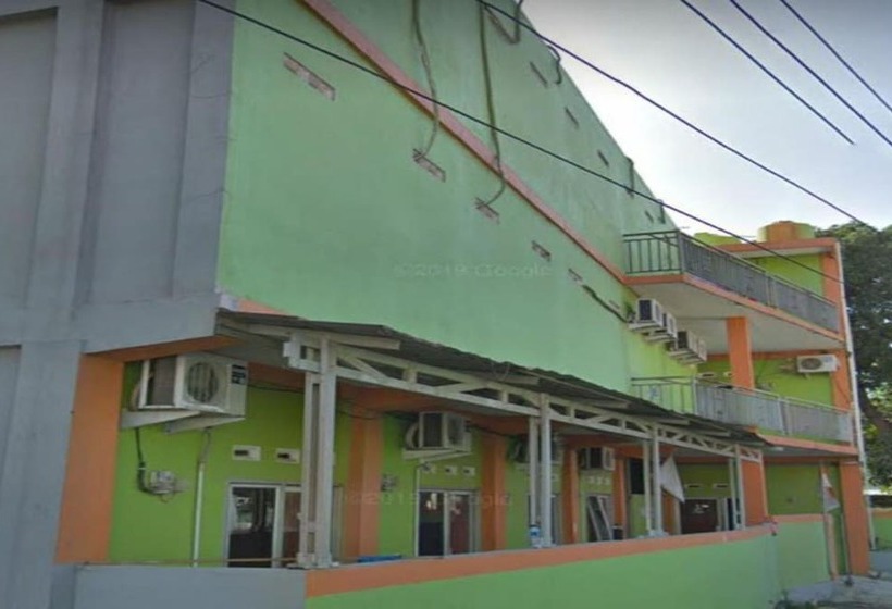 Отель Oyo 90706 Kost Alam Jaya Syariah