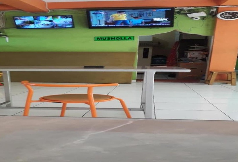 Отель Oyo 90706 Kost Alam Jaya Syariah