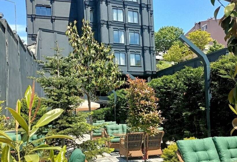 هتل Porta Romanos