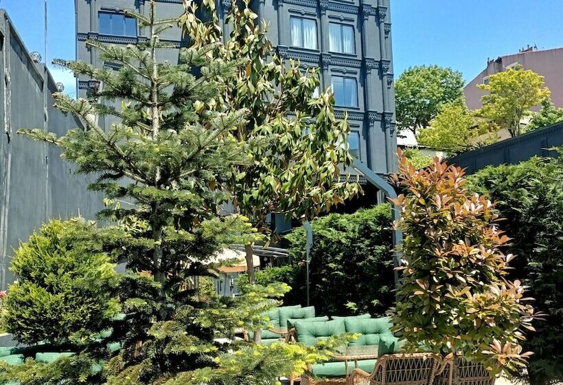 هتل Porta Romanos