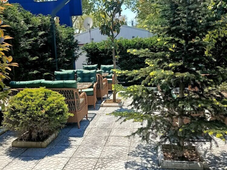 هتل Porta Romanos