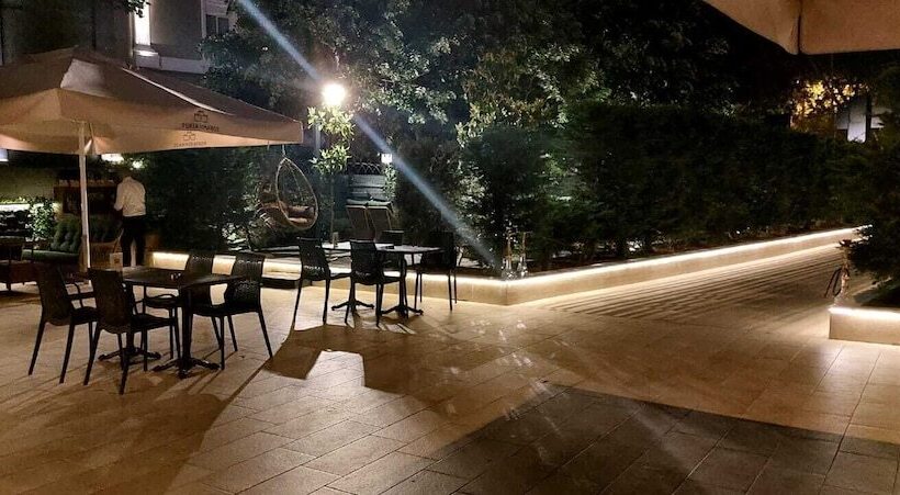 هتل Porta Romanos