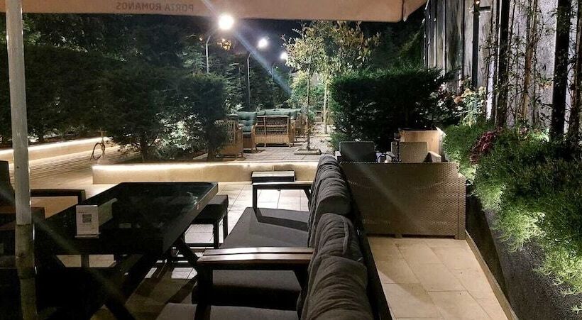 هتل Porta Romanos