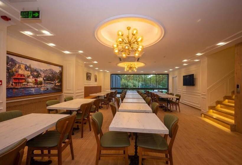 هتل Porta Romanos