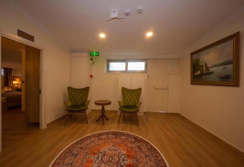 هتل Porta Romanos