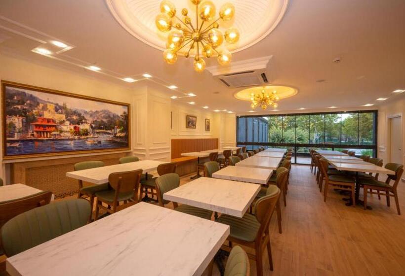 هتل Porta Romanos