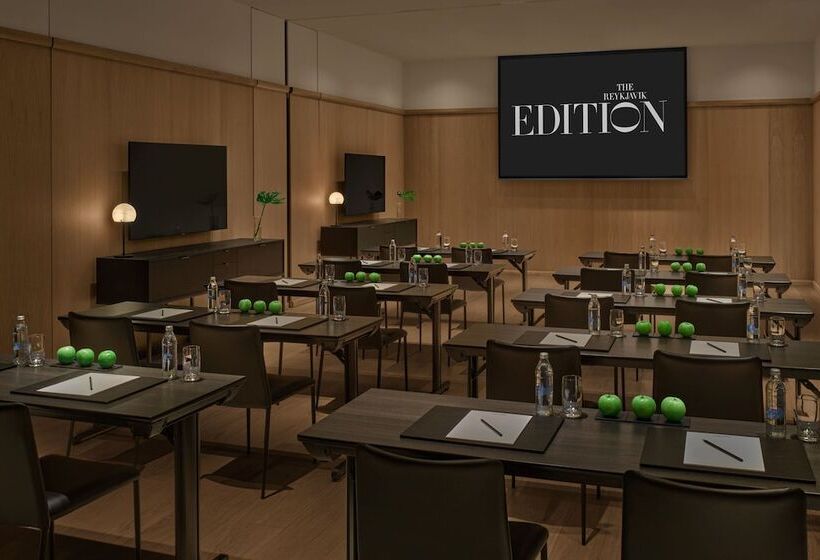 هتل The Reykjavik Edition