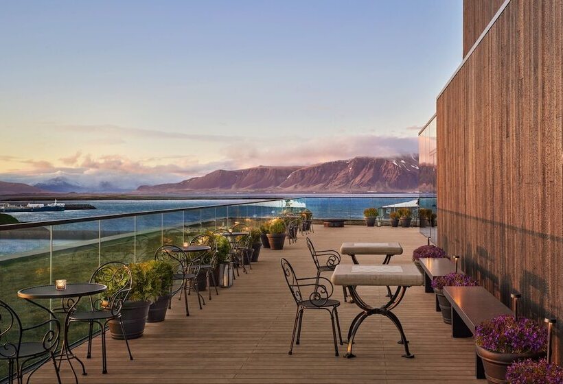 هتل The Reykjavik Edition