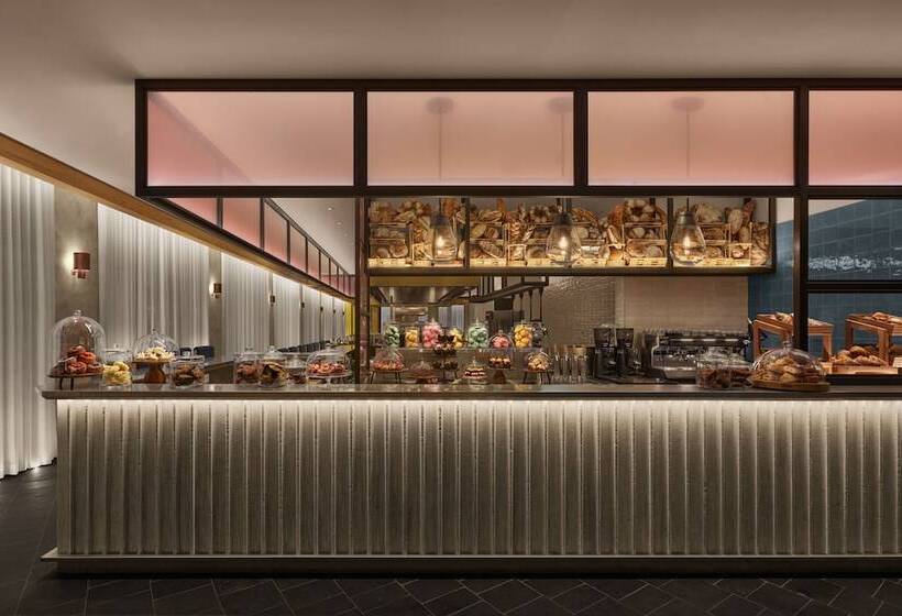 هتل The Reykjavik Edition