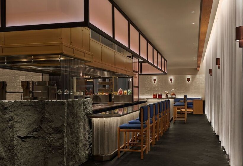 هتل The Reykjavik Edition