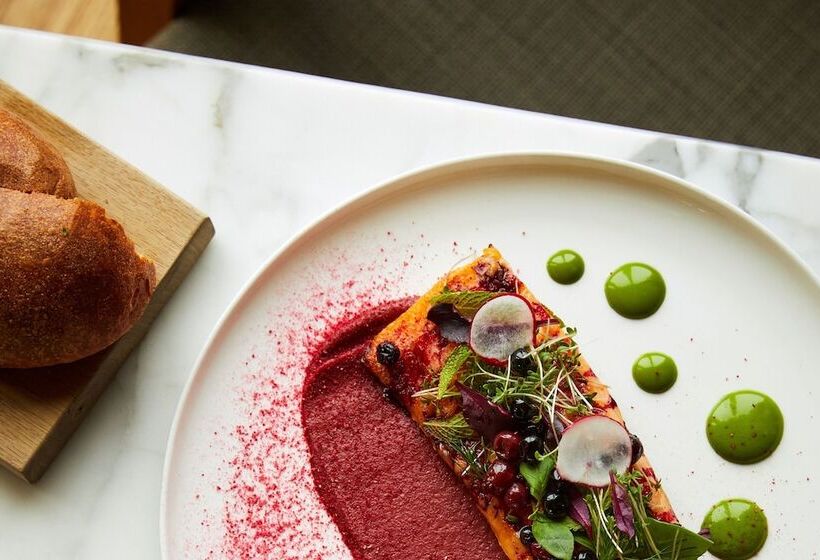 هتل The Reykjavik Edition