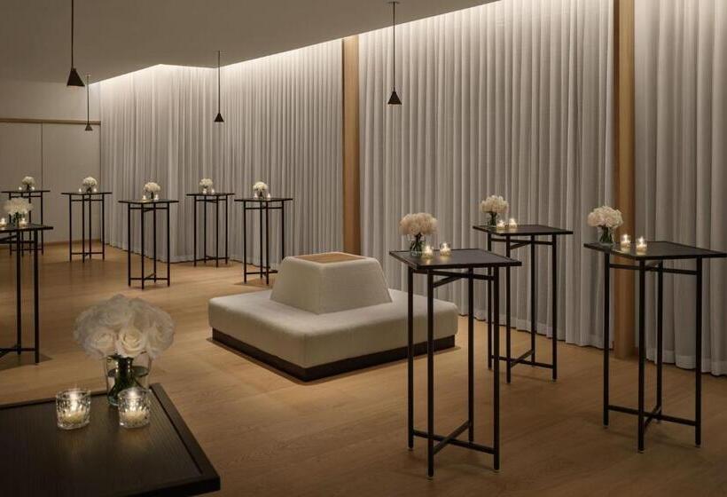 هتل The Reykjavik Edition