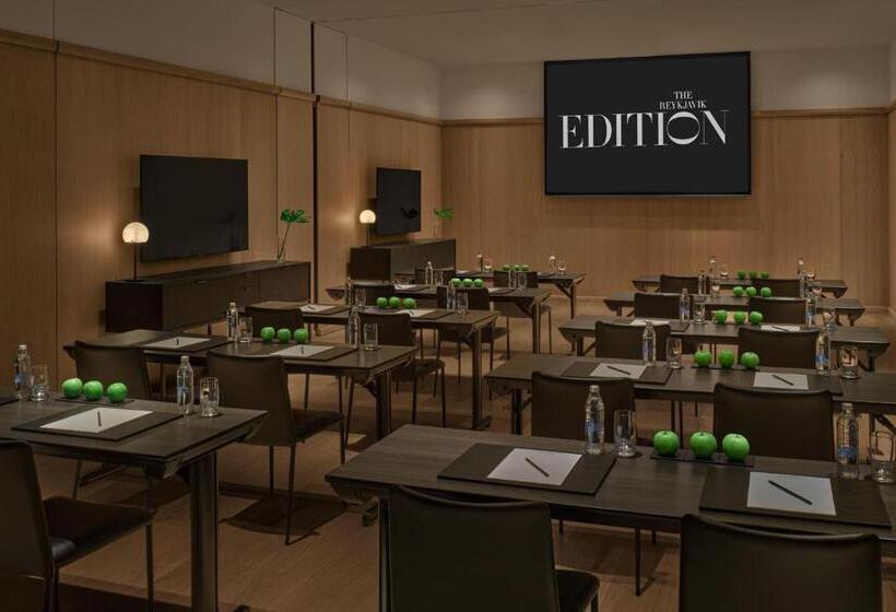 هتل The Reykjavik Edition