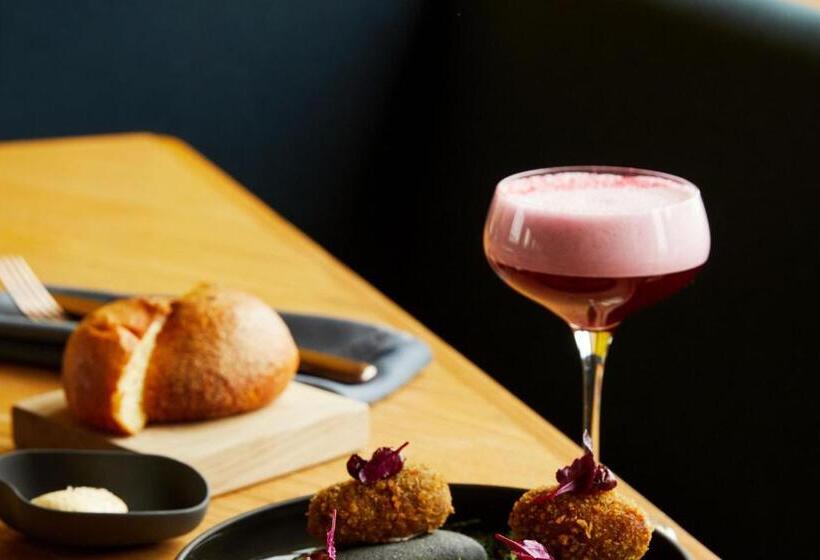 هتل The Reykjavik Edition