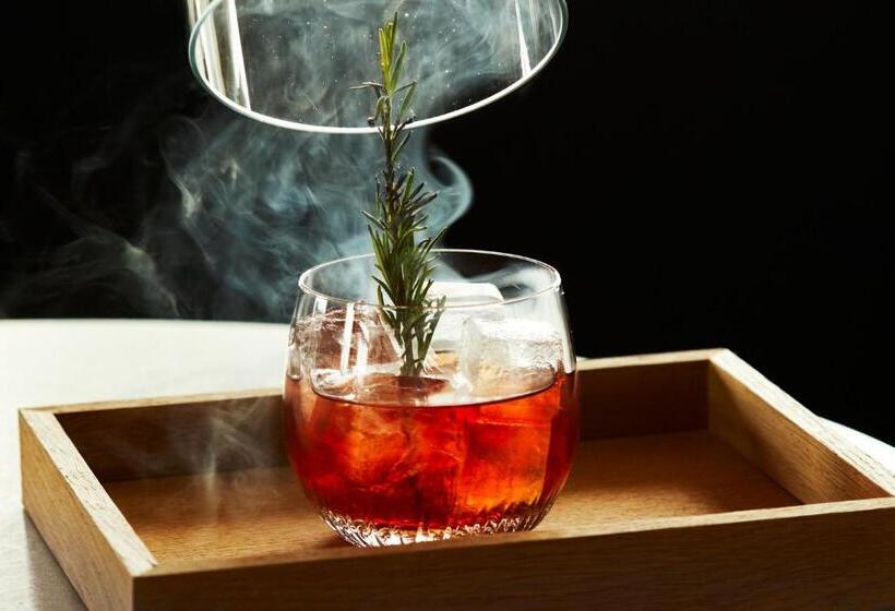 هتل The Reykjavik Edition