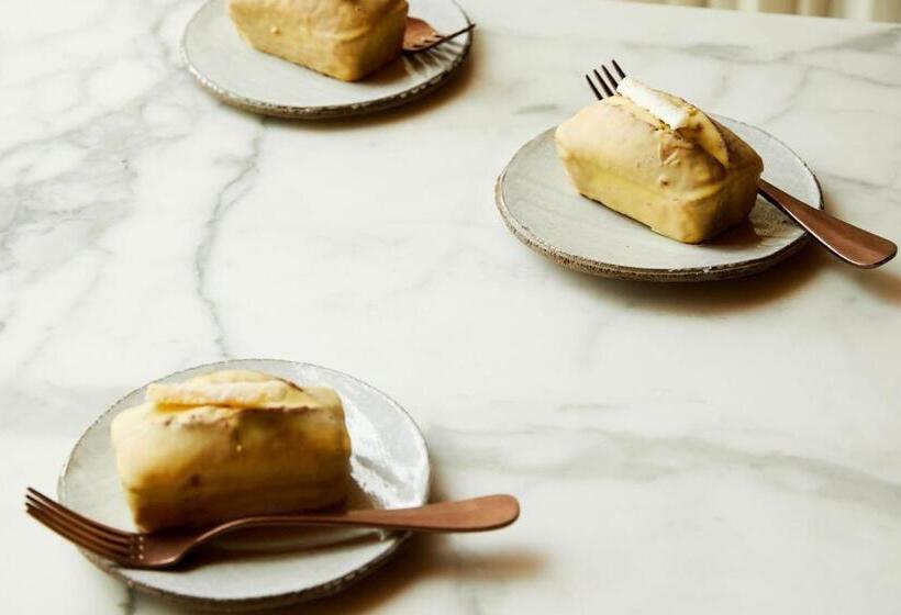 هتل The Reykjavik Edition