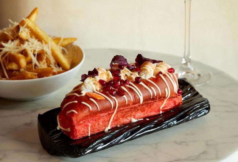 هتل The Reykjavik Edition