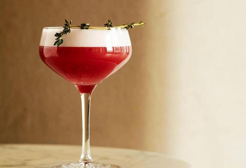 هتل The Reykjavik Edition