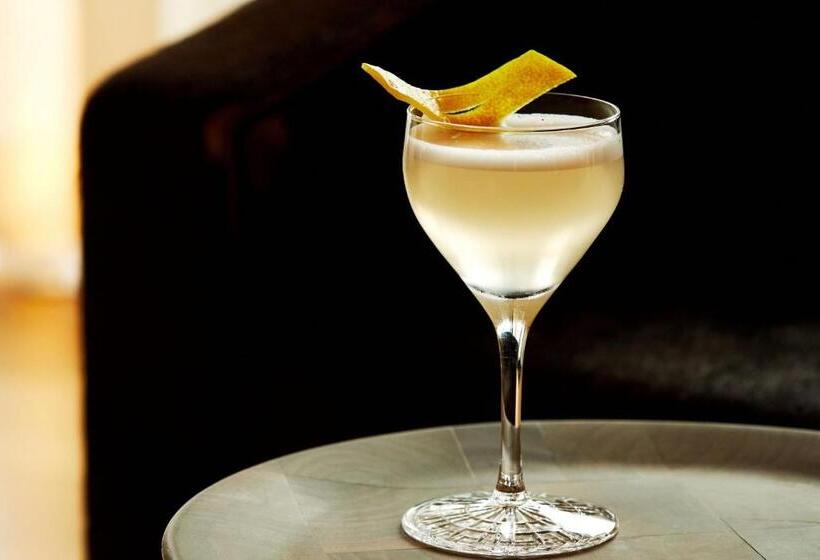 هتل The Reykjavik Edition