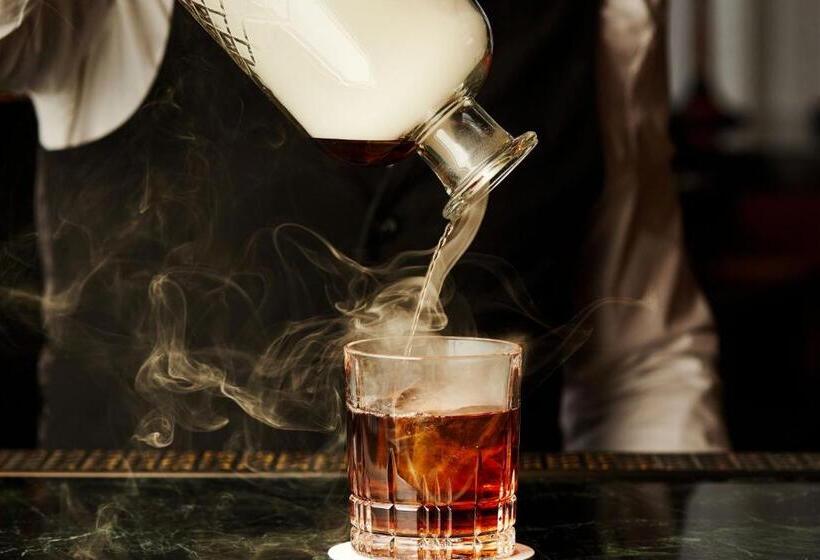 هتل The Reykjavik Edition