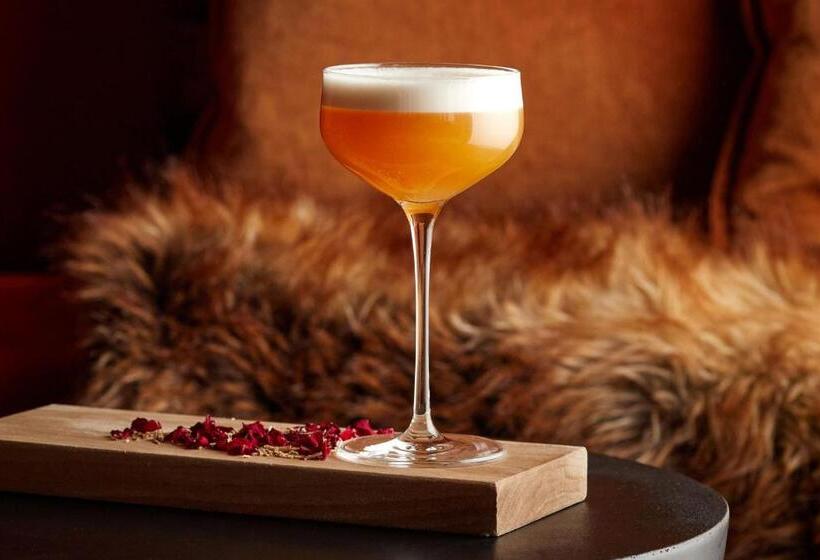 هتل The Reykjavik Edition