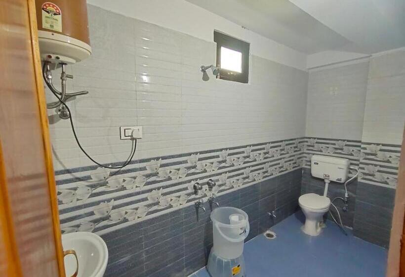 بنسيون Kailash View Sarahan