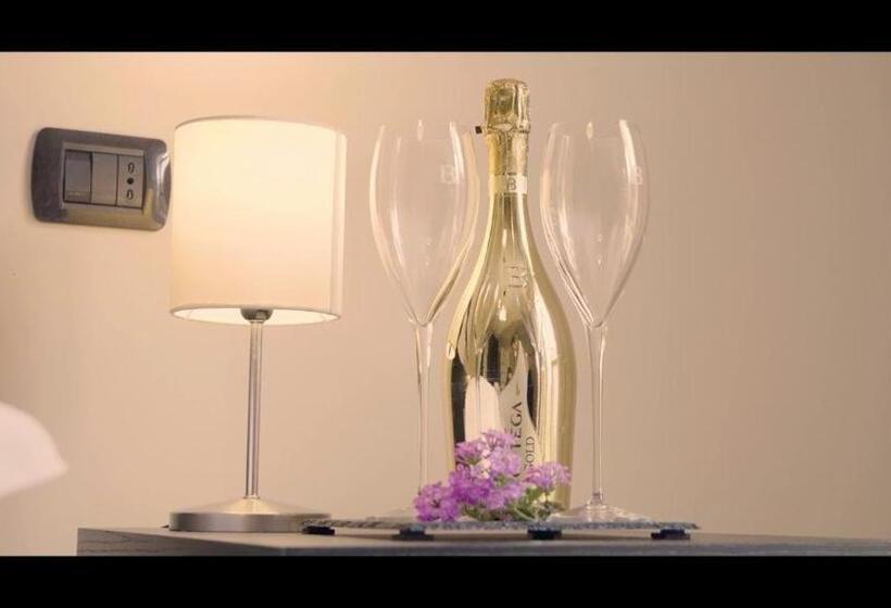 膳宿费 La Perla Guest House