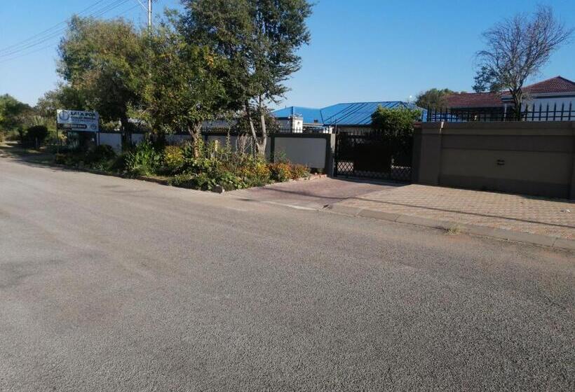 פנסיון Lala Poa Guest House