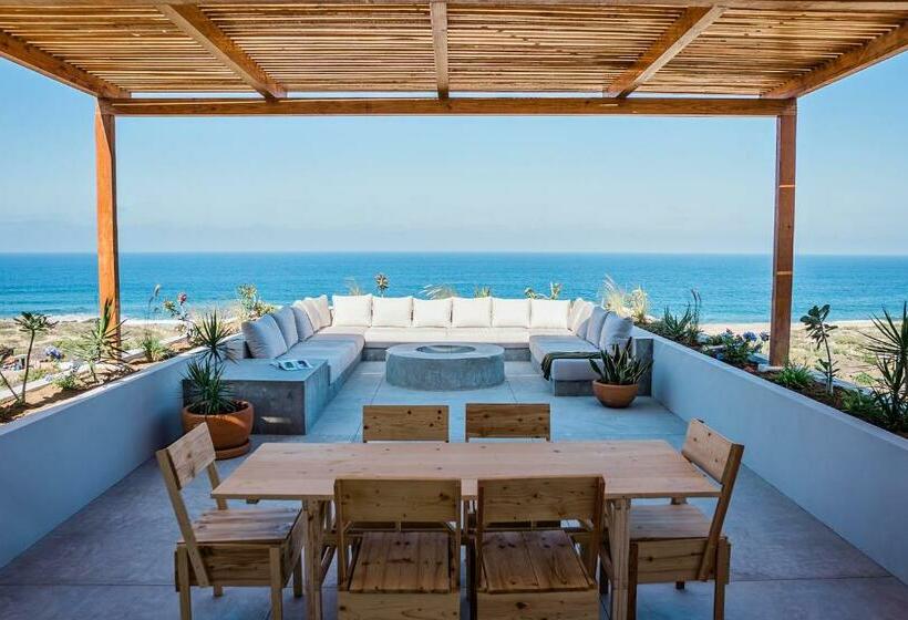 Topia Retreat Sunset Suite