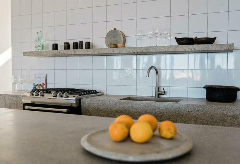 Topia Retreat Sunset Suite