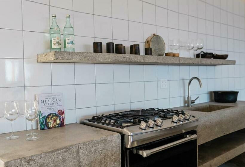 Topia Retreat Sunset Suite