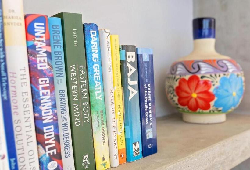 Topia Retreat Sunset Suite