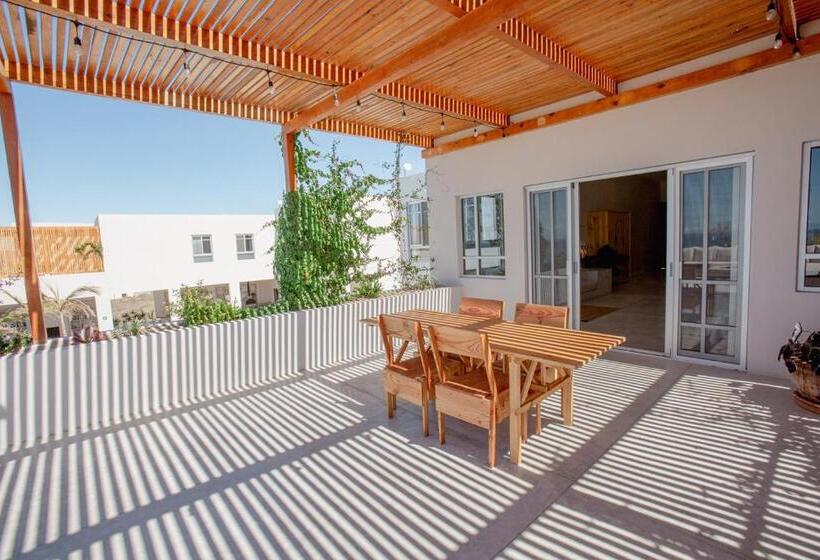 Topia Retreat Sunset Suite