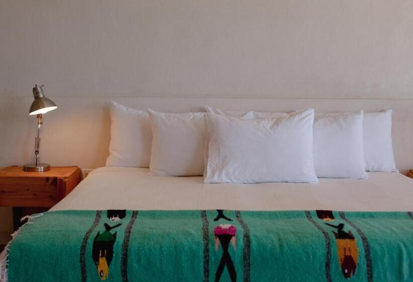 Topia Retreat Sunset Suite