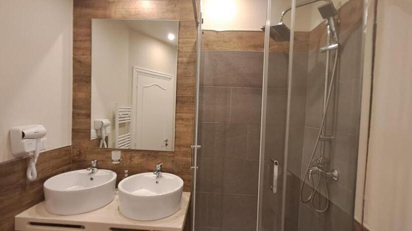 مبيت وإفطار Chez Tata    Scé Tatà