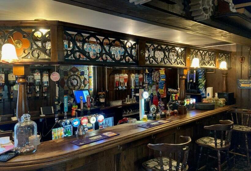 مبيت وإفطار The Eliot Arms