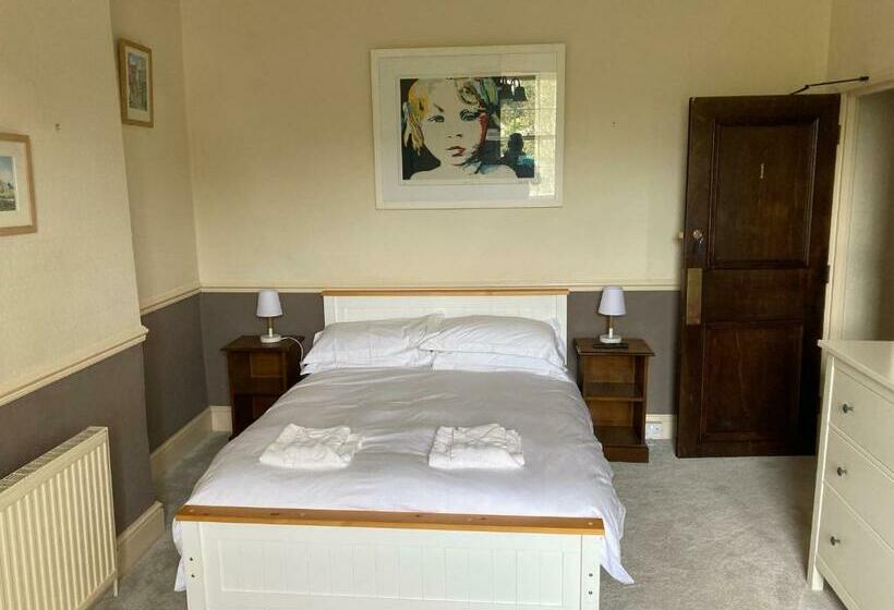 مبيت وإفطار The Eliot Arms