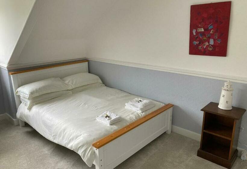 مبيت وإفطار The Eliot Arms