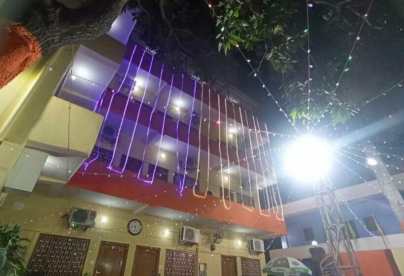 Hotel Anand Lok Vatika