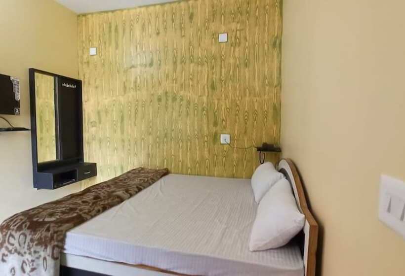 Hotel Anand Lok Vatika