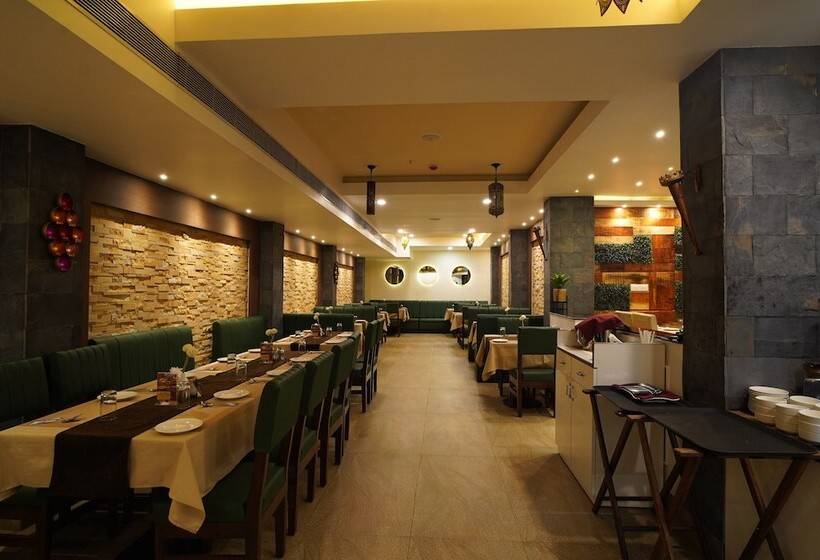 בית מלון כפרי Clarks Inn Purnea