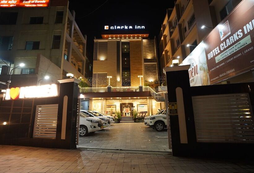 בית מלון כפרי Clarks Inn Purnea