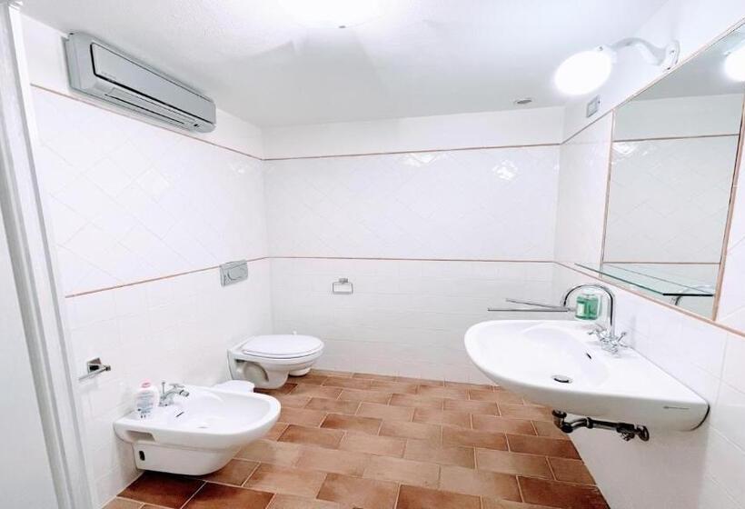 Отель Exclusive Pool Open All Year Spoleto Biofarm Slps 8 Village Shops, Bar1 Km 7