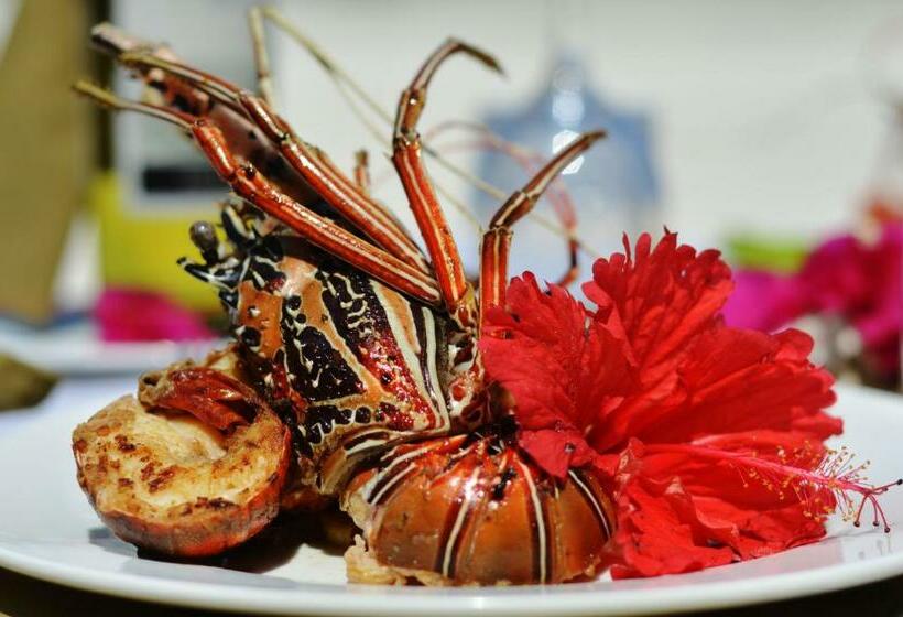 בית מלון כפרי Karibu Beach Resort