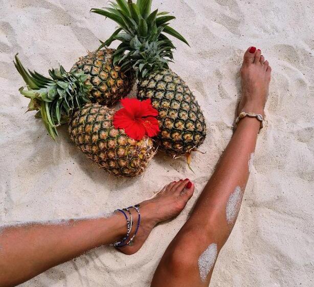 فندق Karibu Beach Resort