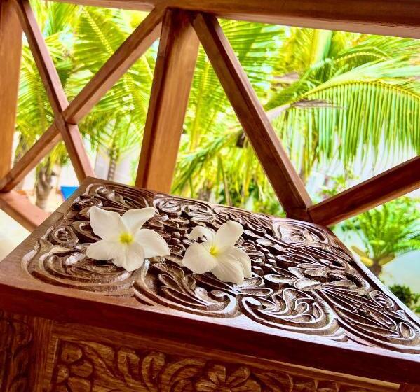 فندق Karibu Beach Resort